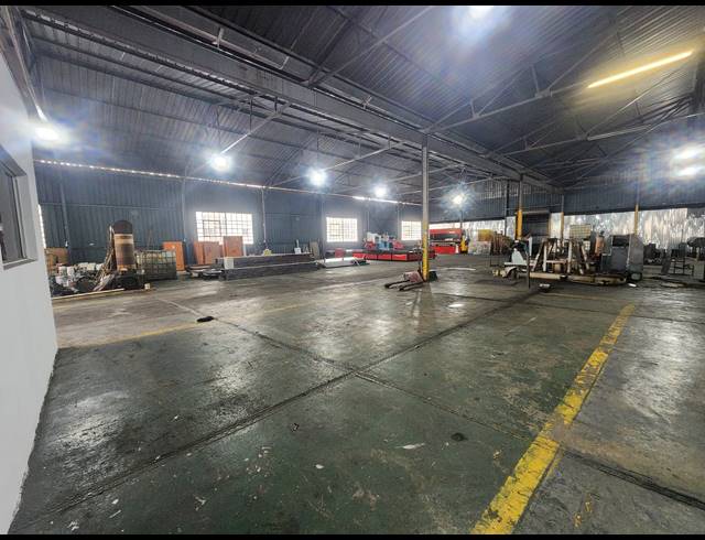 1,108M² WAREHOUSE TO LET IN WADEVILLE